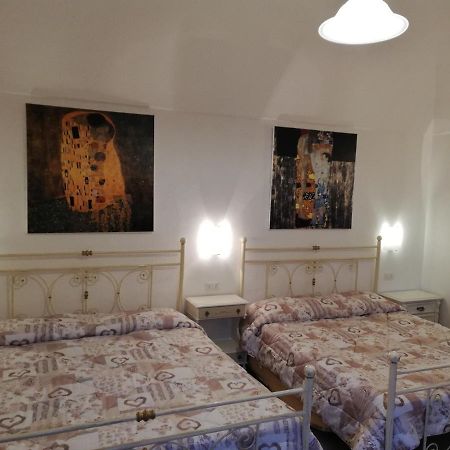B&B Camere Montalto Centro มอนตัลโต ดิ กัสโตร ภายนอก รูปภาพ
