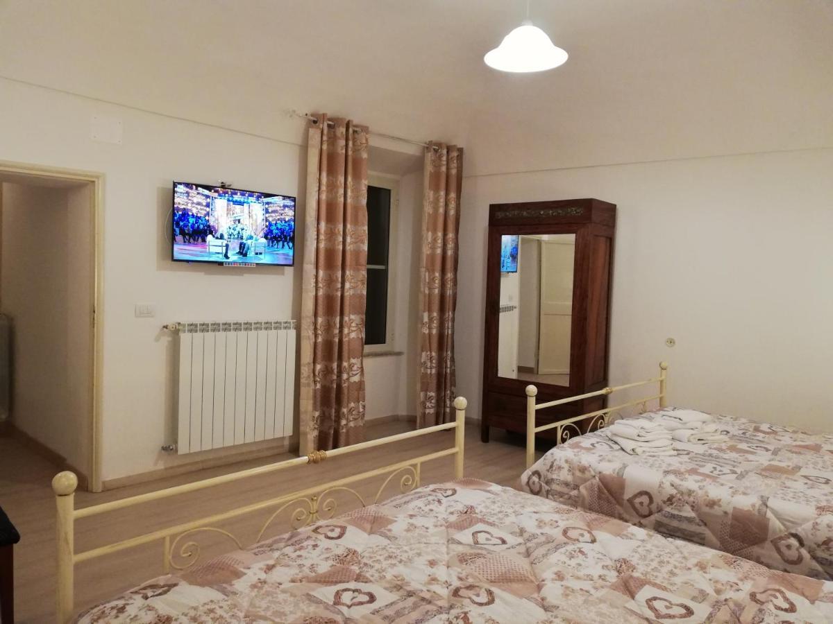 B&B Camere Montalto Centro มอนตัลโต ดิ กัสโตร ภายนอก รูปภาพ
