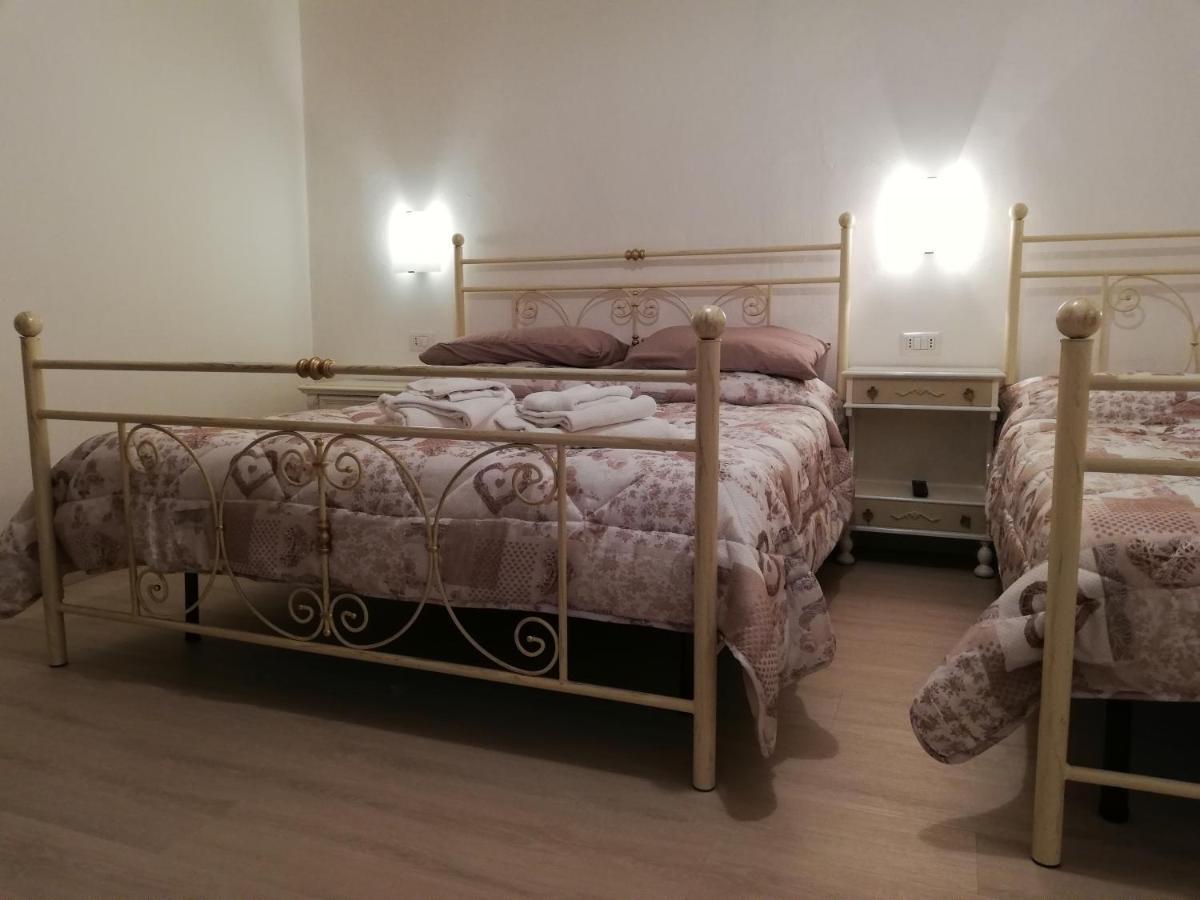 B&B Camere Montalto Centro มอนตัลโต ดิ กัสโตร ภายนอก รูปภาพ