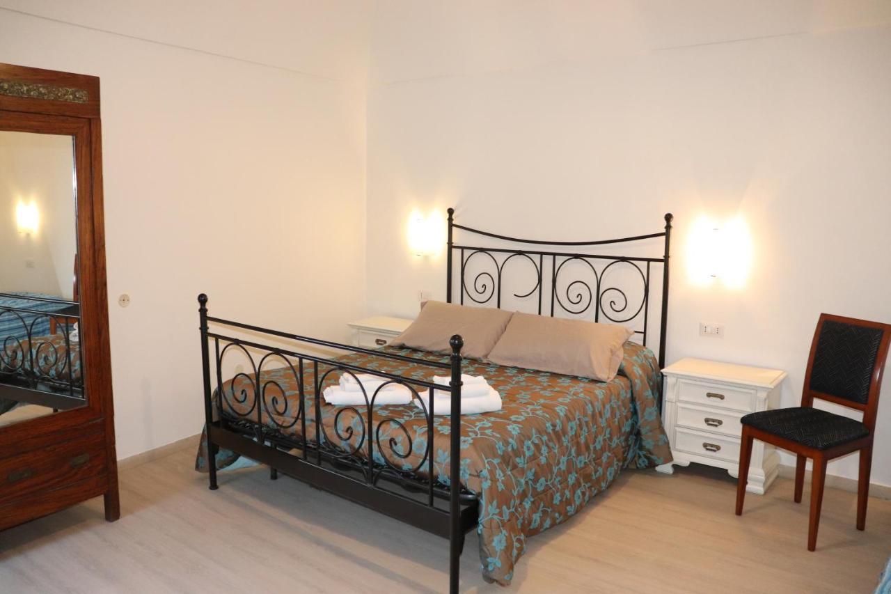B&B Camere Montalto Centro มอนตัลโต ดิ กัสโตร ภายนอก รูปภาพ