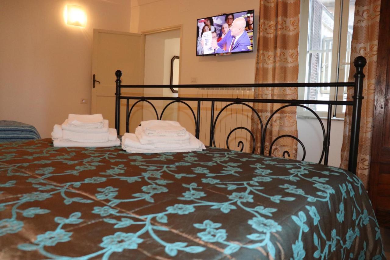 B&B Camere Montalto Centro มอนตัลโต ดิ กัสโตร ภายนอก รูปภาพ